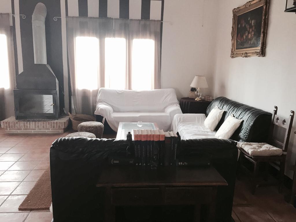 Cortijo Carrillo Bed & Breakfast Cartaojal Luaran gambar