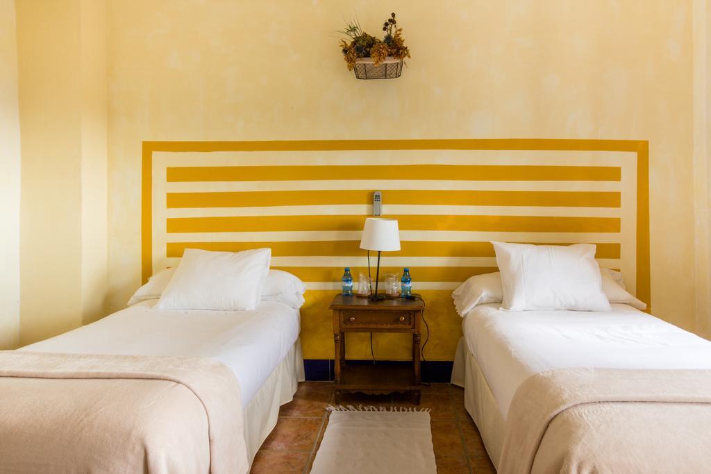 Cortijo Carrillo Bed & Breakfast Cartaojal Luaran gambar