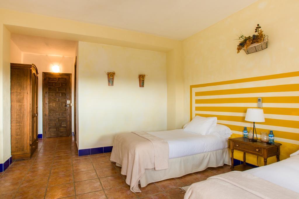 Cortijo Carrillo Bed & Breakfast Cartaojal Luaran gambar